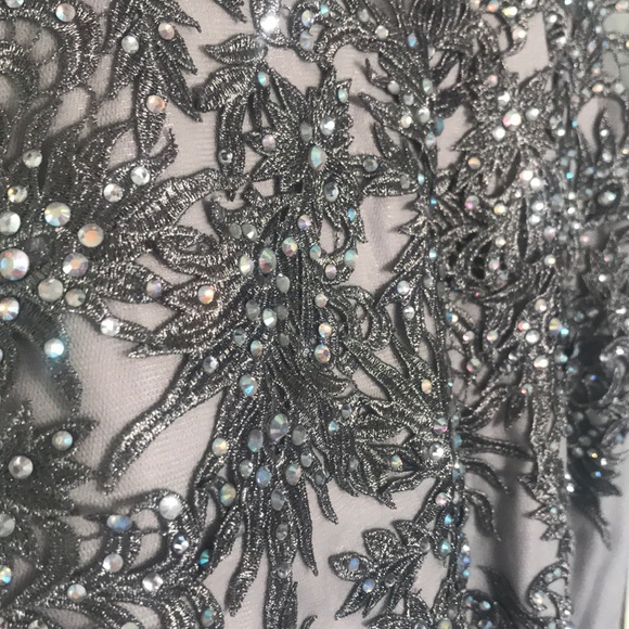 Grey Formal gown - Picture 5 of 6